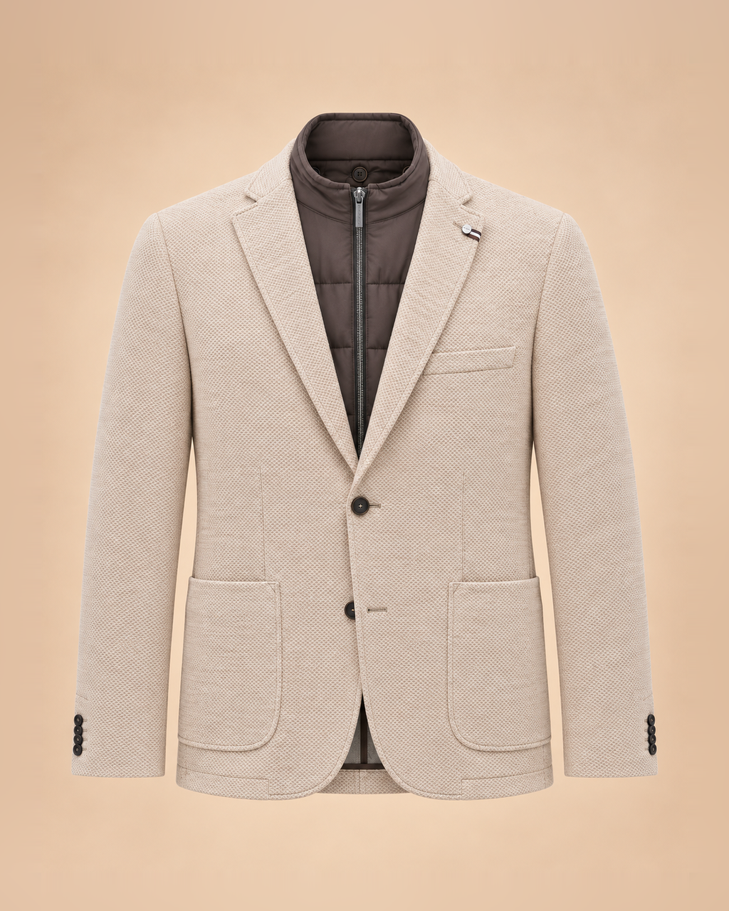 Americana crema texturizada con peto con cremallera – delantero