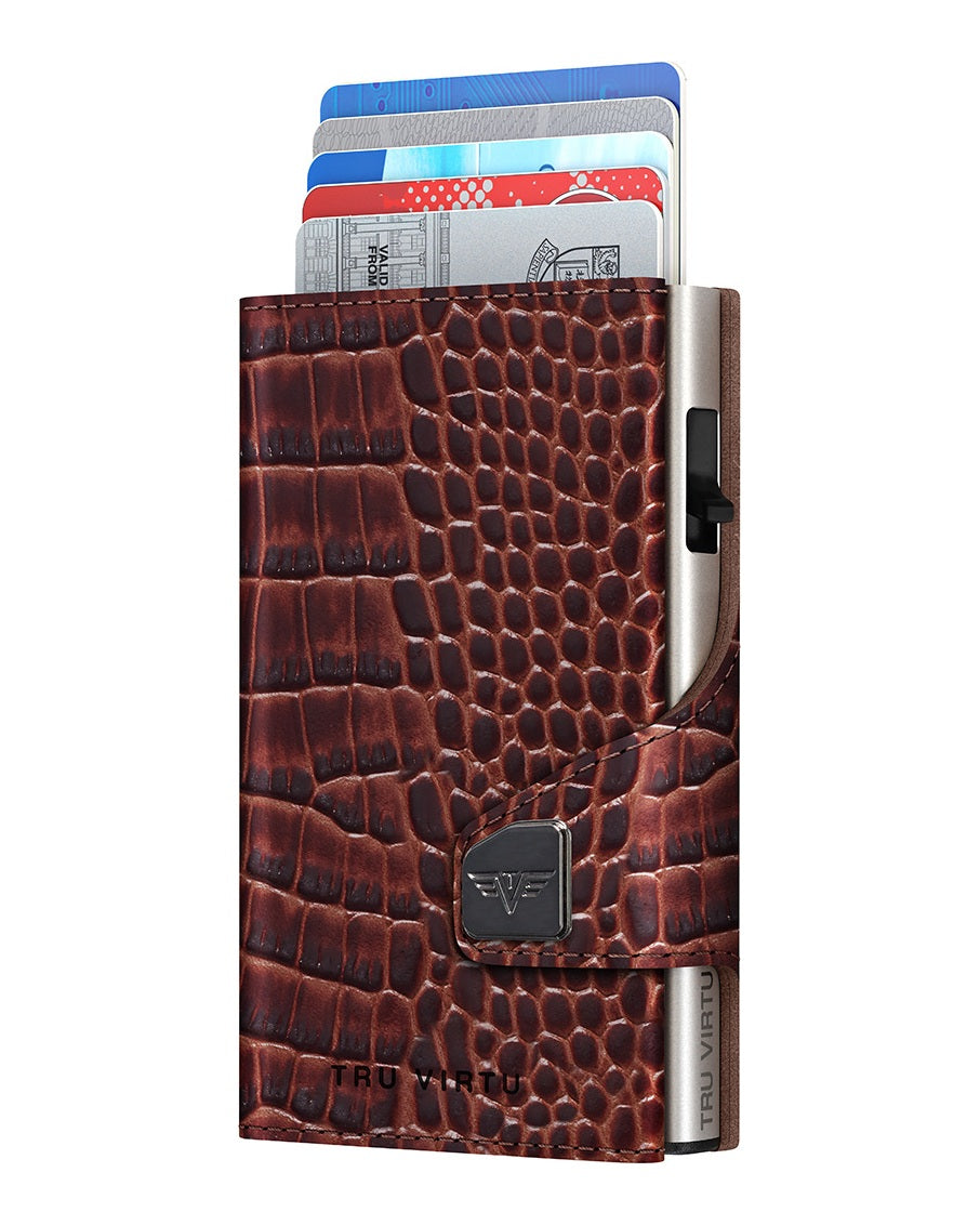 Cartera marrón con estampado de cocodrilo – con las tarjetas fuera